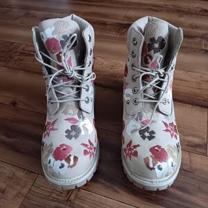 Timberland Floral Embroidered Women's Boots - Cream and Red